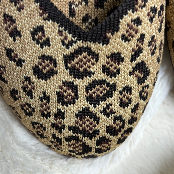 Rothy's The Flat Rounded Toe Leopard Cheetah Print Flats with Blue Trim - Picture 4 of 4